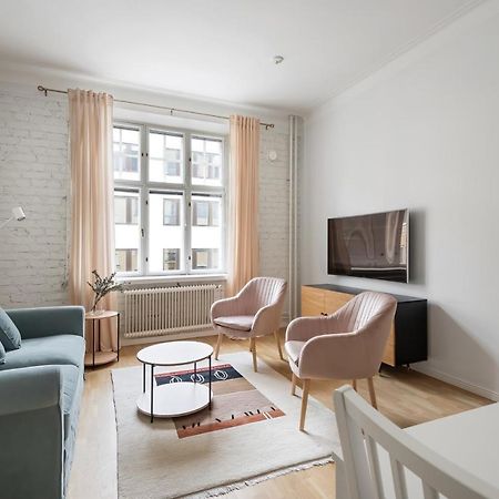 Wehost Fabulous 2Br In Prestigious Punavuori @Iso Roobertinkatu 26 ヘルシンキ エクステリア 写真