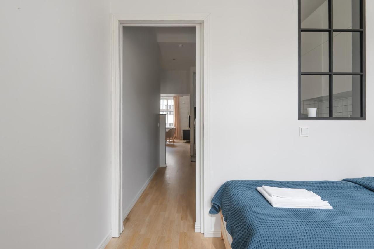 Wehost Fabulous 2Br In Prestigious Punavuori @Iso Roobertinkatu 26 ヘルシンキ エクステリア 写真