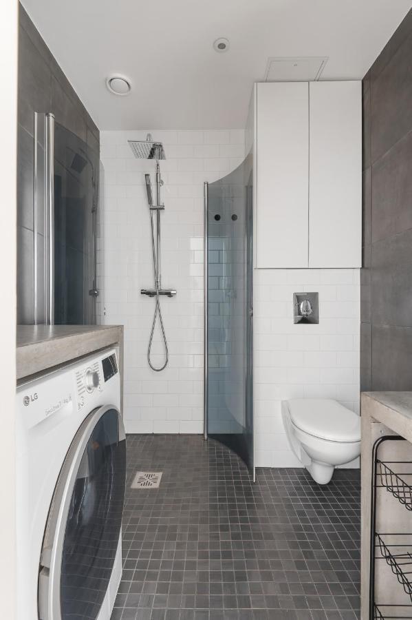 Wehost Fabulous 2Br In Prestigious Punavuori @Iso Roobertinkatu 26 ヘルシンキ エクステリア 写真